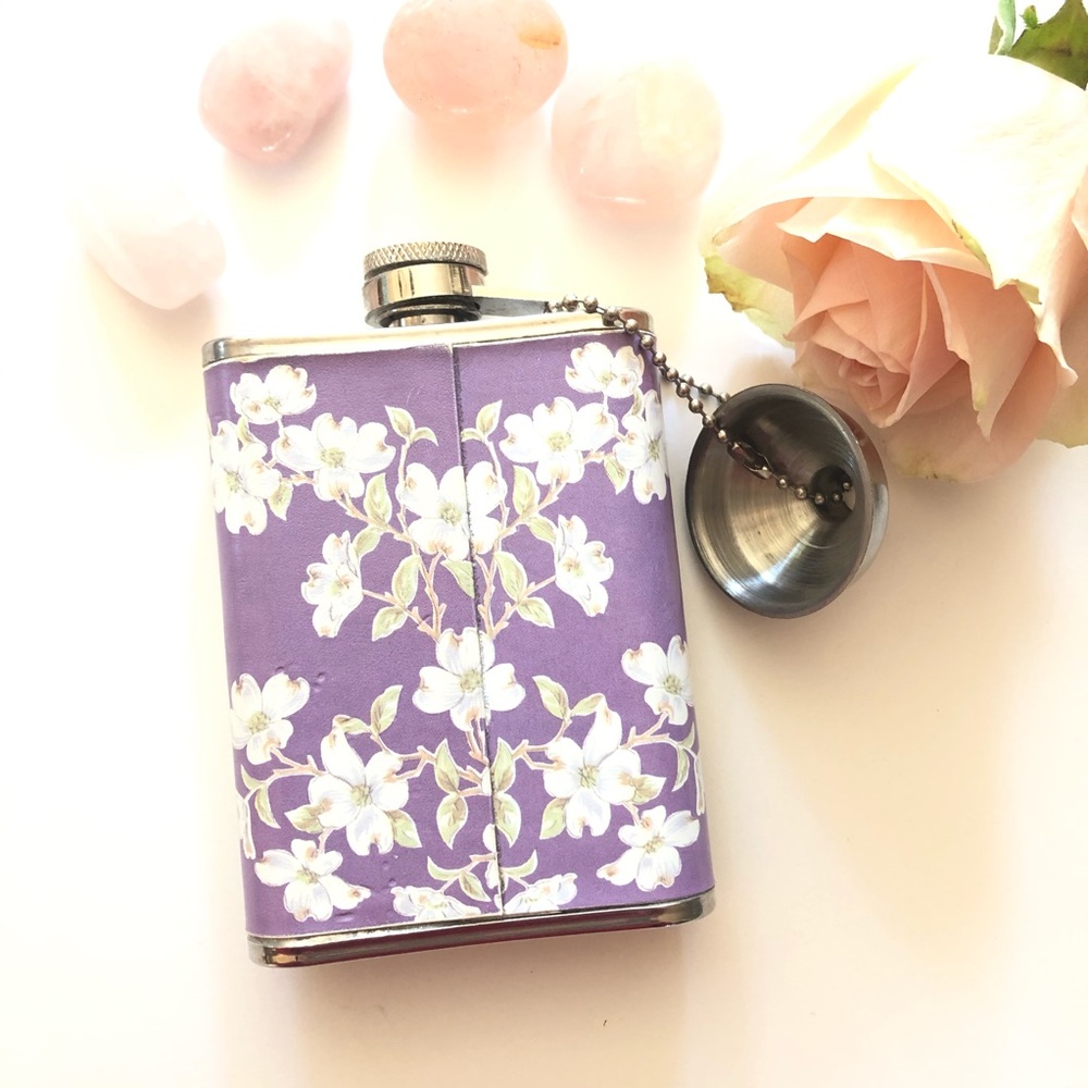 ❤️SOLD❤️Retro Gal Flask 🥂 - Picture 2 of 3